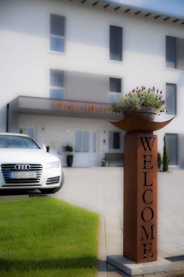 Büttelborn Hotel Traumfabrik מראה חיצוני תמונה