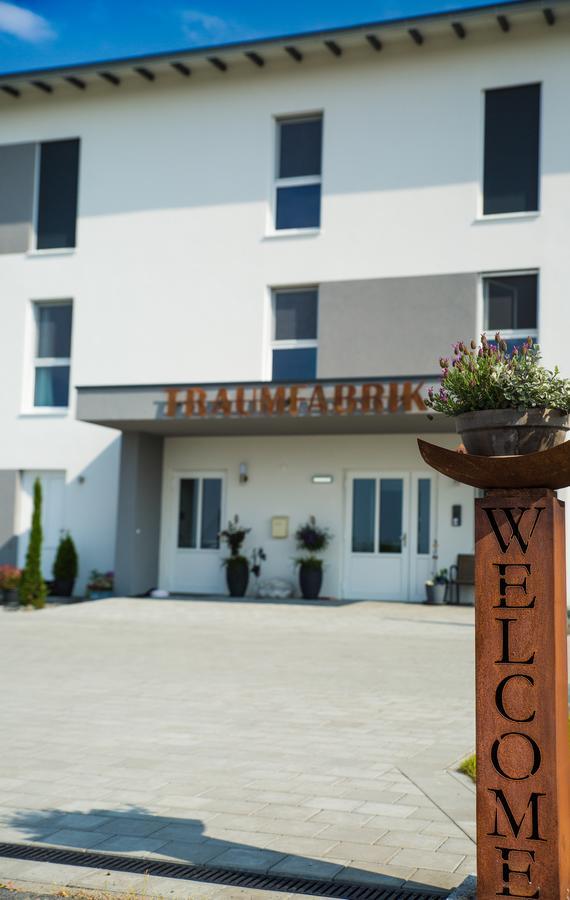 Büttelborn Hotel Traumfabrik מראה חיצוני תמונה