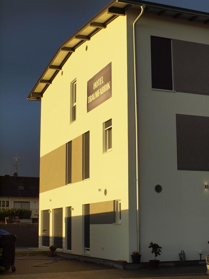 Büttelborn Hotel Traumfabrik מראה חיצוני תמונה